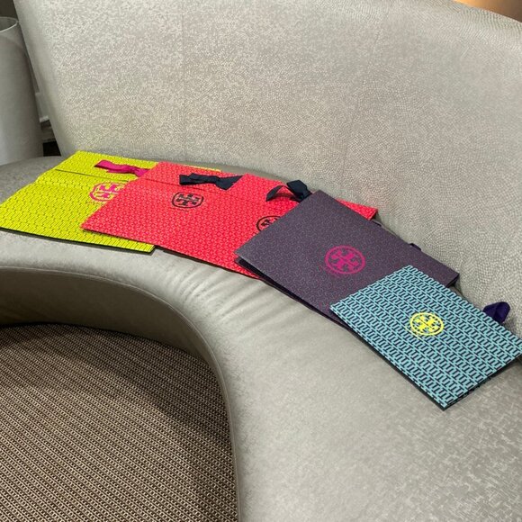 Tory Burch Large gift bag 20.5 x 18.5 x 5.5 (1 piece) - Picture 11 of 16